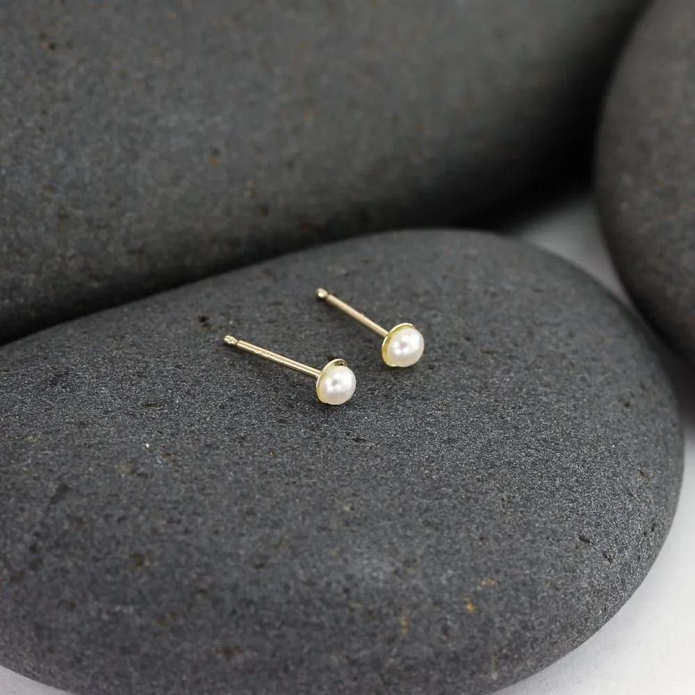 Mini Pearl Stud Earrings in Solid 14K