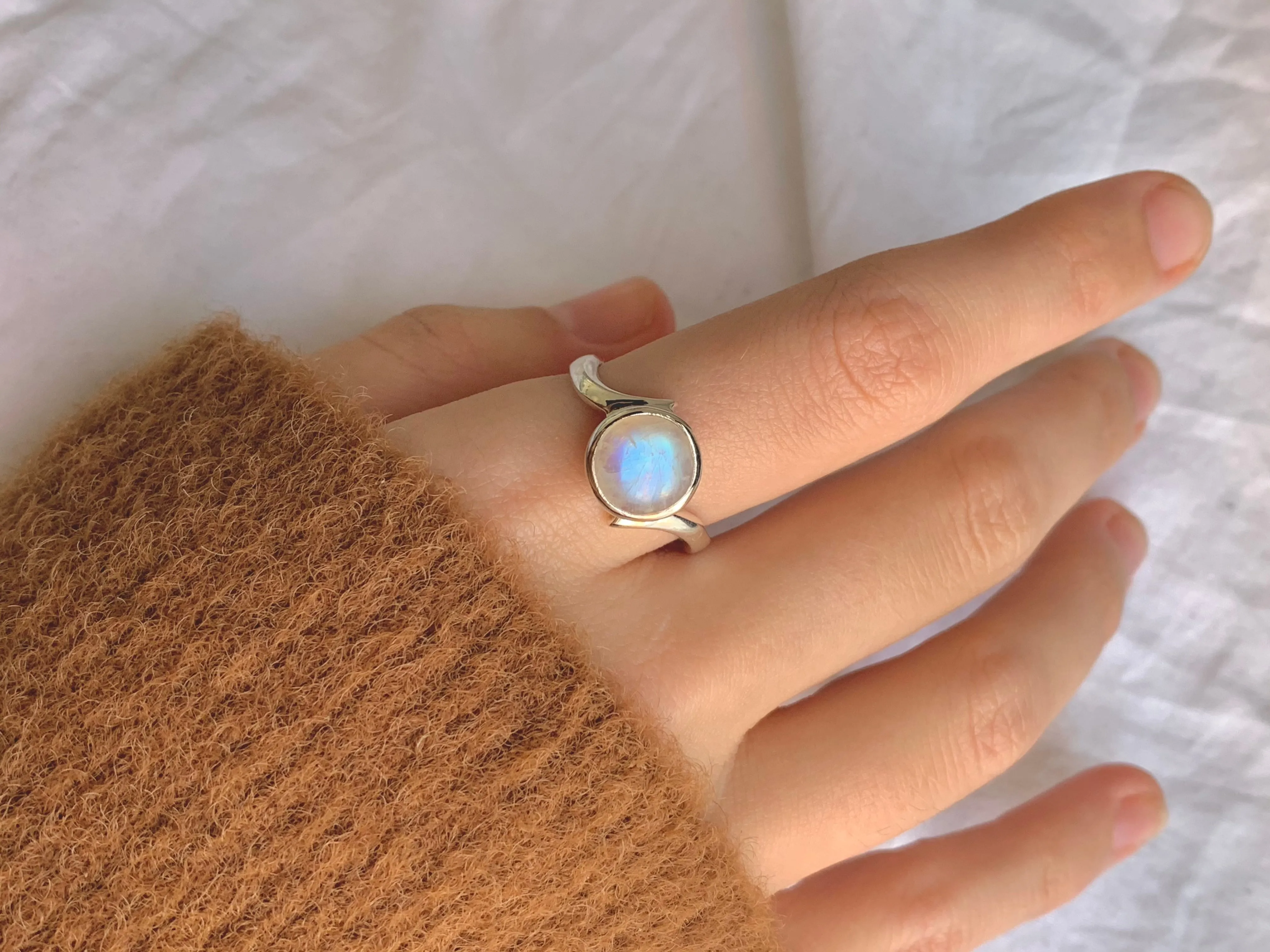 Moonstone Efimia Ring - Round