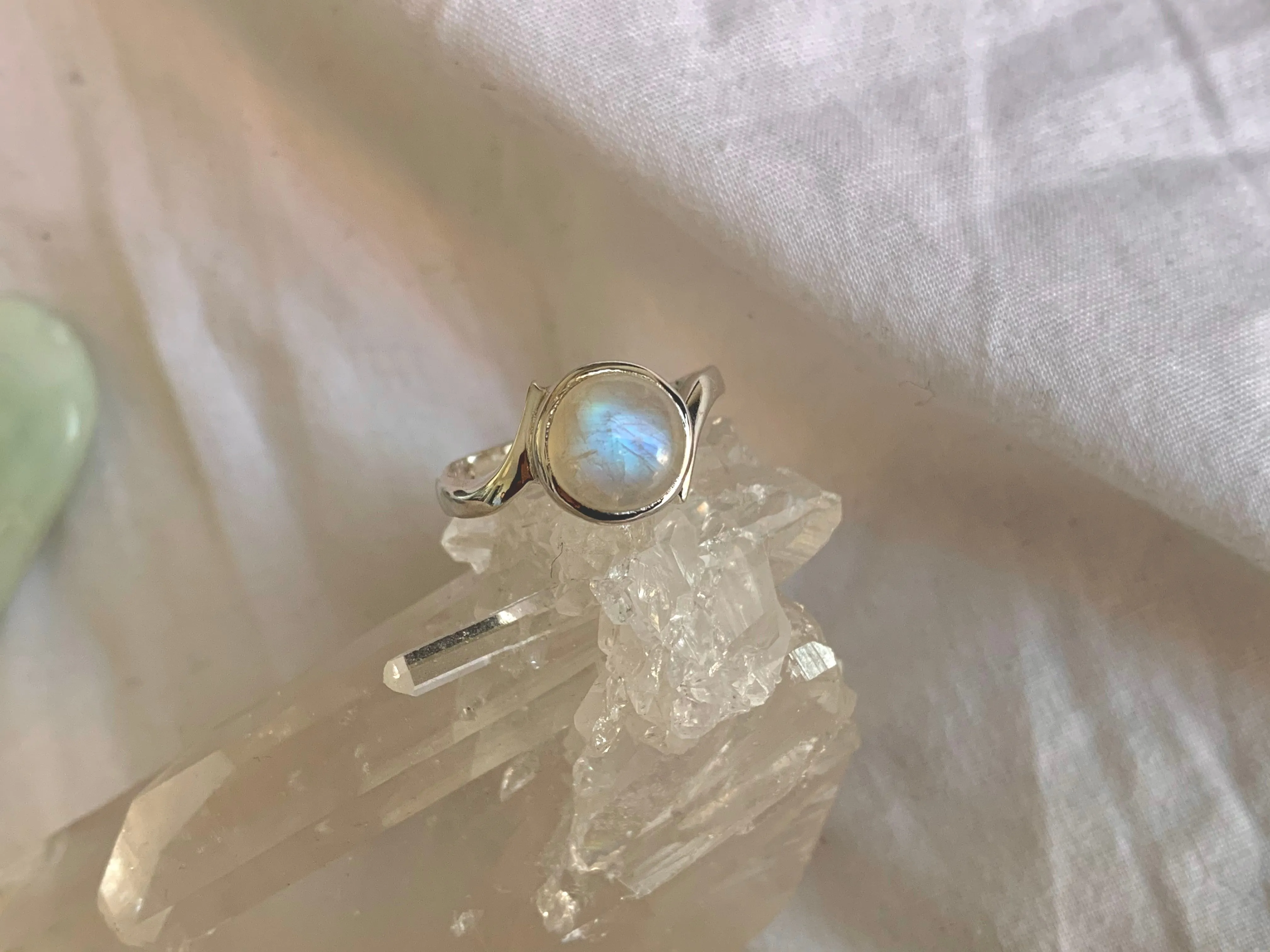 Moonstone Efimia Ring - Round