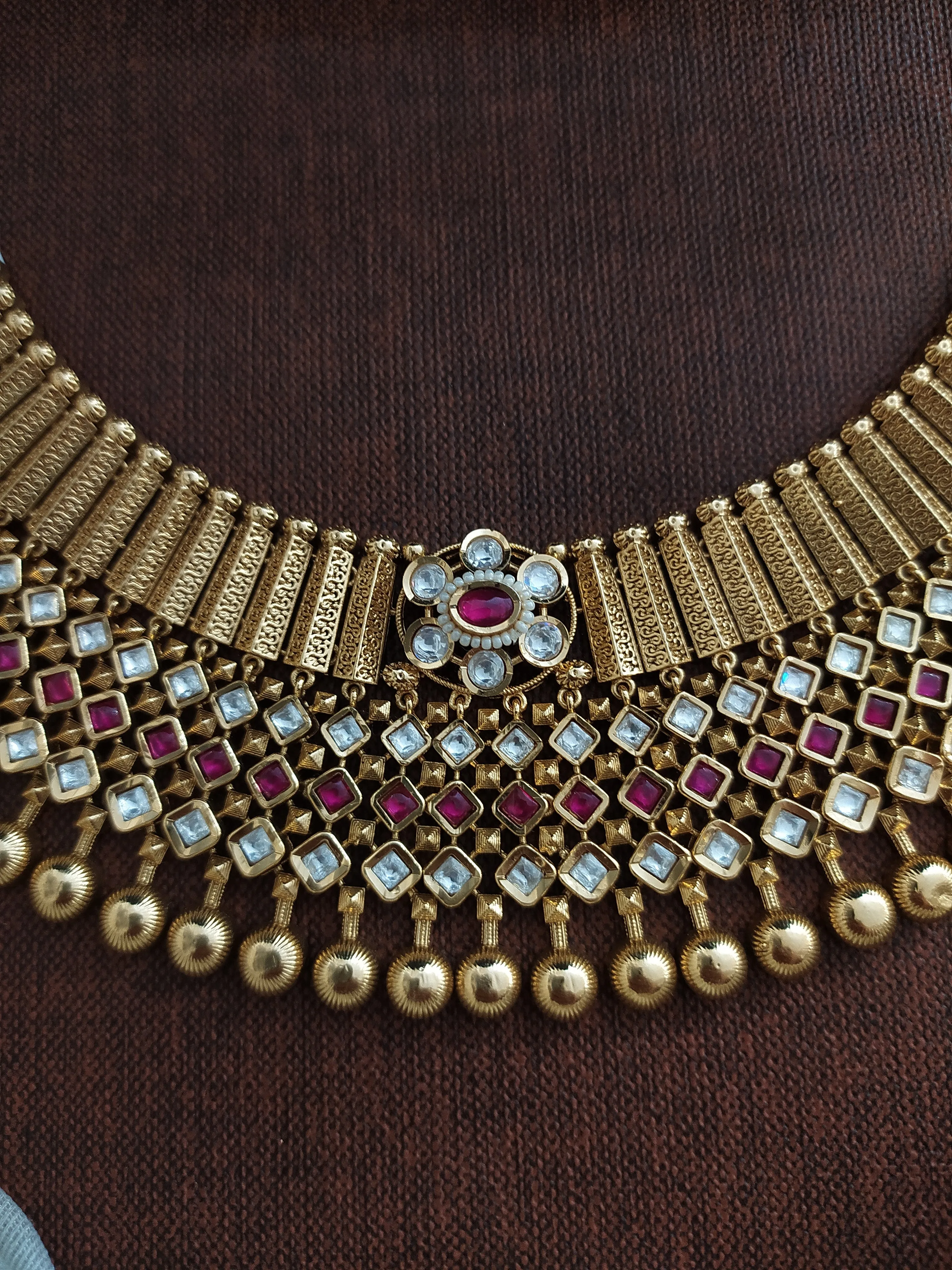 "Kundan Bridal Necklace Set with Dual Styles and Matching Jhumki & Tikka"