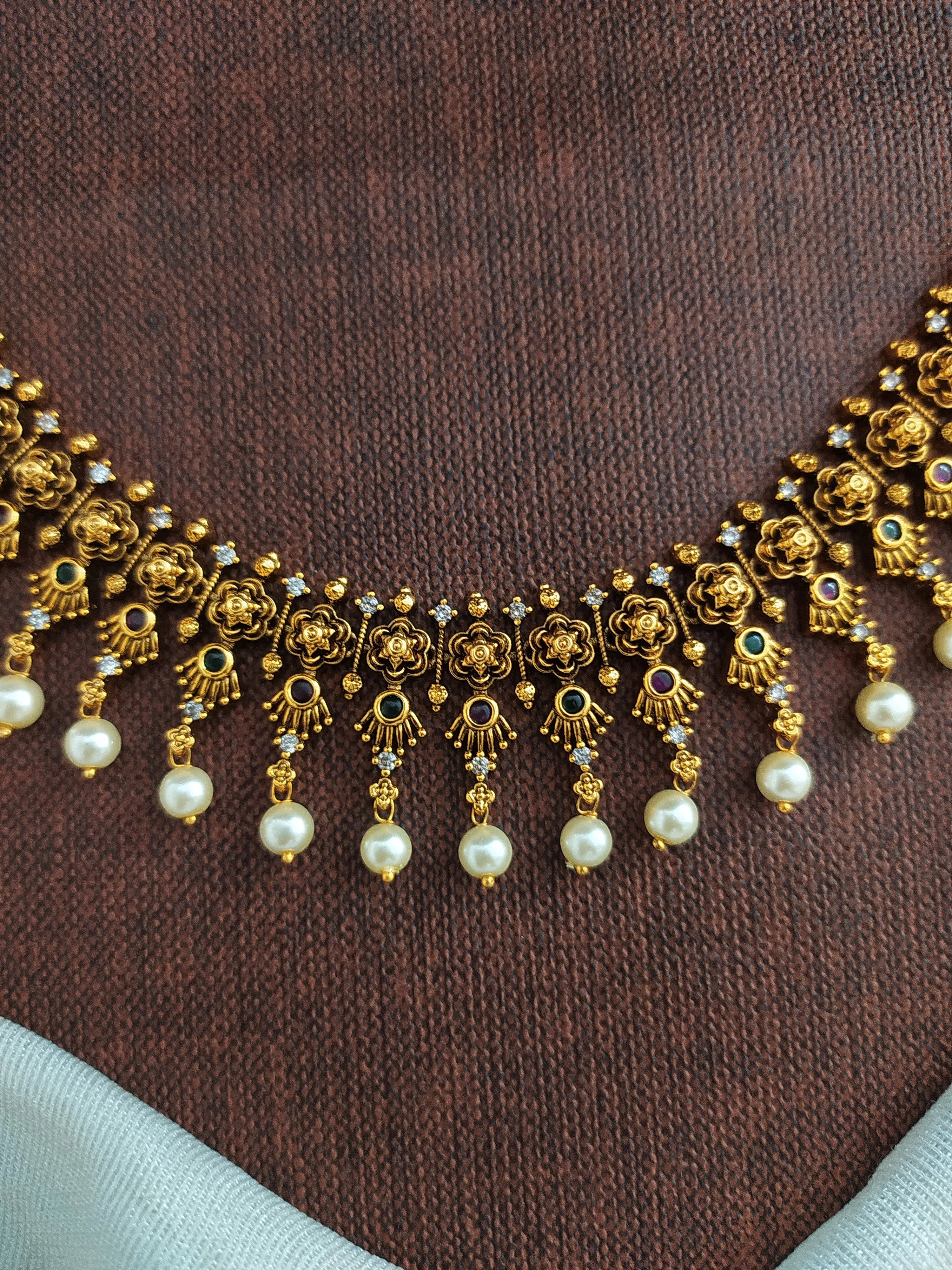 "Traditional Antique Necklace with Earrings featuring Pearl Drops and Kemp & Green Stones"