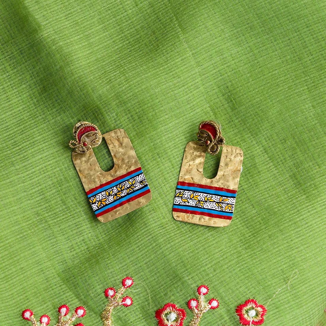 'Tribal Dhokra Flat' Bohemian Earrings Handmade In Dhokra Art (Brass, 6.4 cm)