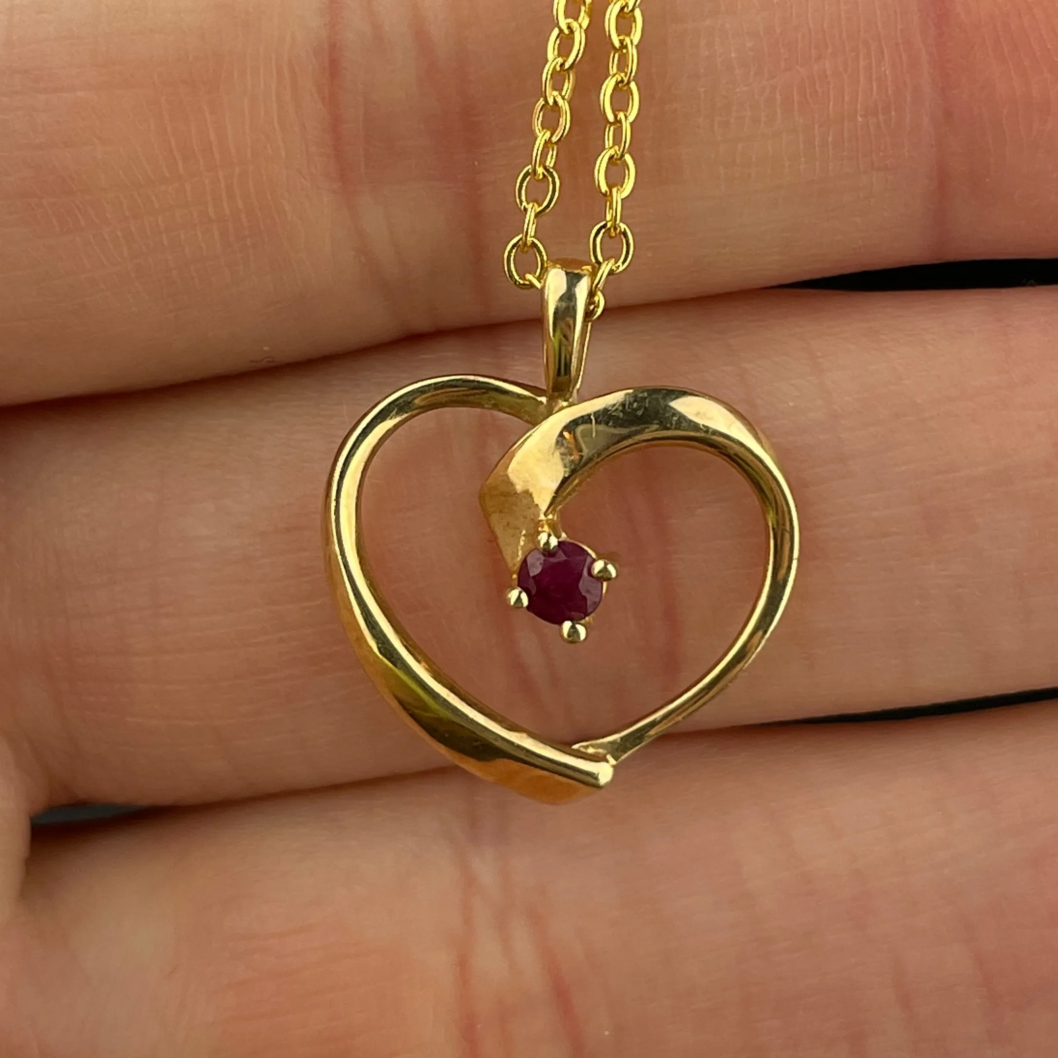 Vintage 10K Gold Heart Ruby Charm Pendant Necklace